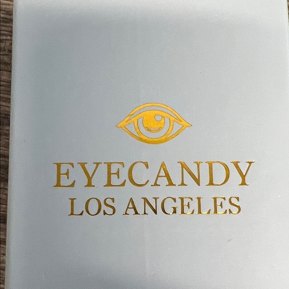 Eye Candy | Evil Eye 🪬 & Glitter Heart 🤍 Bag Charm - Picture 2 of 10